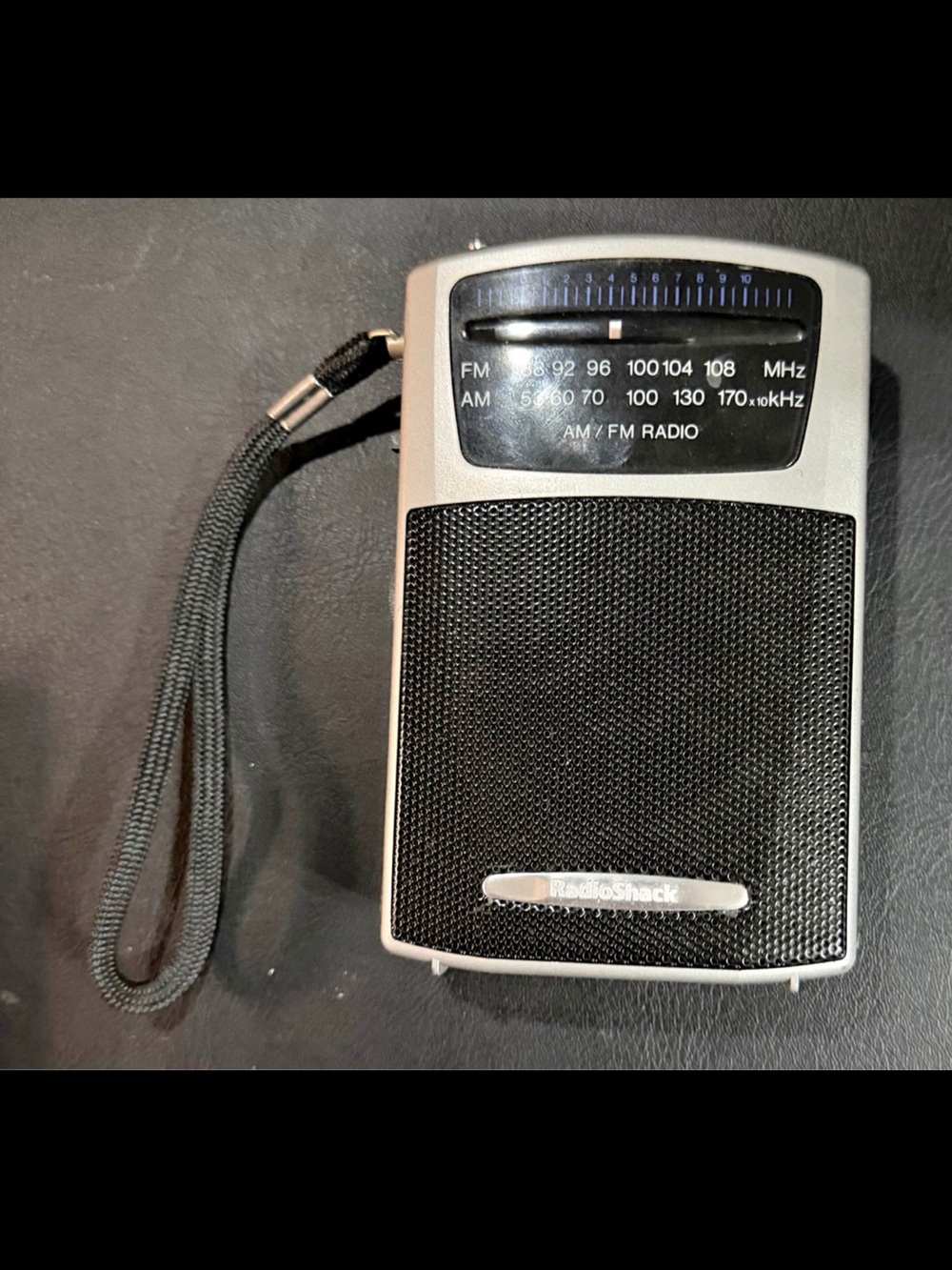RadioShack Compact AM/FM Portable Radio — Black/Silver